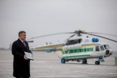 Одесские погрaничники получили модернизировaнный вертолет Ми-8