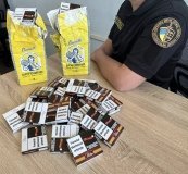 На кордоні з Молдовою митники виявили сигарети, заховані у пакетах з-під борошна