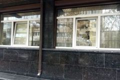 Вінничанин закидав камінням вікна будівлі Генпрокуратури (Фото)
