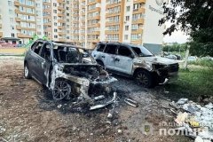 Правоохоронці розслідують підпал двох автомобілів у Вінниці