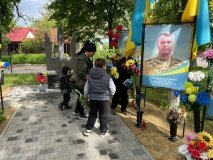 У Студеній на Алеї Слави встановили банер на честь загиблого воїна Василя Бевзюка