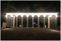 У Вінниці встановили підсвітку на арках при входах до Центрального парку