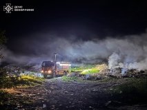 На Вінниччині рятувальники загасили масштабну пожежу на сміттєзвалищі