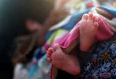 На Київщині жінка побила свою 9-місячну дитину