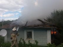 Два житлових будинки та господарчу споруду знищив вогонь на Вінниччині