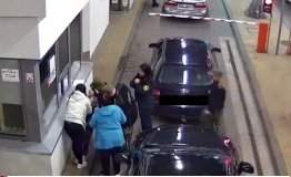 Польський прикордонник врятував життя однорічній дитині з України