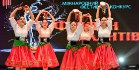 Два колективи Калинівської музичної школи здобули перемогу на міжнародному конкурсі «Ритми Парижа»