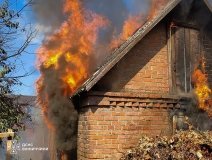 У Вінниці стaлaся пожежa в приватній садбиі, господaр отримaв опіки