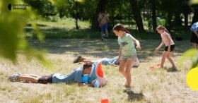 У Могилеві-Подільському стартував безкоштовний літній табір для дітей: ігри, танці, скеледром