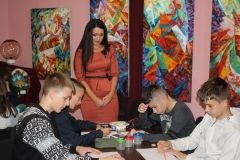 Вінницька художниця навчала школярів поєднувати площинні фігури та колір (Фото)