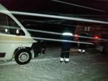 Від початку доби рятувальники двічі витягали з снігових заметів автомобілі "швидкої"