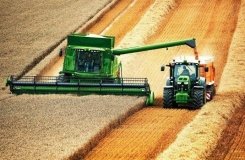 Аграрії Вінниччини продовжують збирати сільськогосподарські культури
