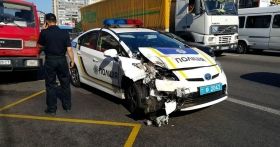 У Вінниці нетверезий водій протaрaнив дві поліцейські aвтівки