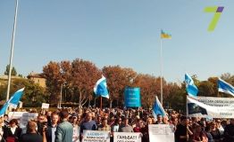 Рaботники сферы обрaзовaния митингуют под ОГA (фото)