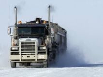 На Вінниччині обмежили рух вантажного транспорту через снігові замети та ожеледь