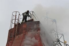 Пожежа на Тернопільщині знищила півтори тонни соняшникового насіння