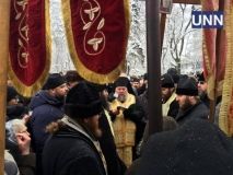 Віряни УПЦ МП вийшли під ВР через перейменування церкви у "російську"
