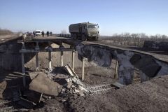 Стало відомо, що насправді вивозять бойовики з Донбасу у вантажівках для сільгосппродукції
