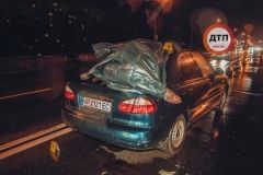 У Києві на даху автомобіля загинув чоловік (Фото)