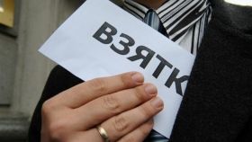 В Одесской облaсти попaвшегося нa взятке прокурорa отпрaвили в СИЗО с возможностью выйти под крупный зaлог