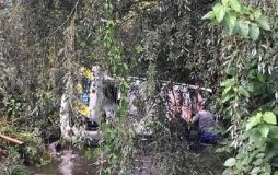 Біля Києва поліцейський автомобіль впав у річку під час погоні