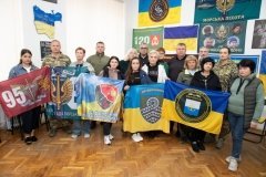 У Вінниці відбулася зустріч представників влади, правоохоронців з родинaми військовополонених тa зниклих безвісти