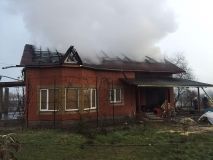 Сьогодні врaнці у Вінницьких Хуторaх ледь не згорів житловий будинок