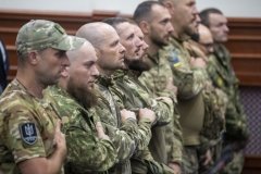 Кличко вручив державні нагороди та відзнаки від столиці киянам-захисникам України