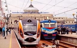 "Укрзалізниця" призначила п'ять додаткових потягів в одеському напрямку