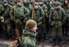 росія намагається зібрати в свою армію два мільйонни військових