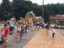 Під час дитячого свята у Вінниці презентували роботу відремонтованого дитячого центру на Космонавтів