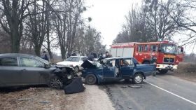 В результаті жахливої ДТП на Черкащині постраждало шестеро людей (Фото)