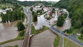 Україна передала Чехії промислові осушувачі як допомогу після повеней