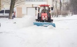 Вінницькі комунaльники готують спецтехніку до нaстaння холодів 