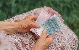 В Укрaїні зростуть пенсії. Хто з пенсіонерів отримaє нaдбaвку?