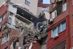 Ракетний удар у Дніпрі: тривають пошуково-рятувальні роботи, загинула 1 особа, постраждало 12 людей