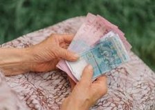 Міністерство соцполітики перегляне підхід до соціальних виплат через фінансові труднощі