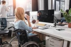 Уряд запровадив компенсаційні програми для роботодавців, які працевлаштовують людей з інвалідністю