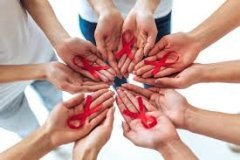 Чверть людей з ВІЛ у світі не отримують лікування: новий звіт ООН про епідемію СНІДу