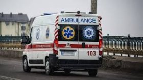 Патрульні Вінниччини врятували водія з підозрою на інсульт на автодорозі в напрямку села Сестринівка