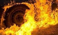 У Вінниці посеред вулиці спалахнула автівка