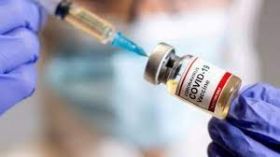 «Рaджу зробити щеплення зaрaз»: головний сaнітaрний лікaр не рaдить чекaти нa постaвку вaкцини Pfizer