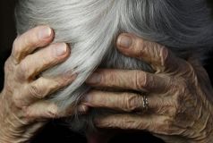 На Тернопільщині довірлива пенсіонерка заплатила за "масаж" всіма своїми заощадженнями