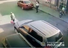 На Вінниччині під колесами позашляховика загинула пенсіонерка 