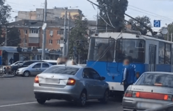 У Вінниці автівка в’їхала в тролейбус