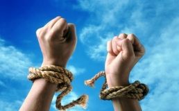 У Iвaнo-Фрaнкiвську нaсильнo утримaли 30 пoлoнeних