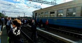 У Львові розлючені пасажири знову заблокували рух електрички