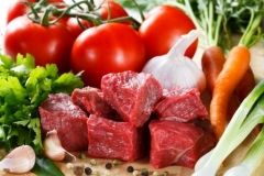 В Україні різко подорожчали овочі і свинина