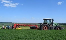 На Вінниччині сплячого у полі чоловіка переїхав трактор