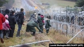 Глава МВС Німеччини закликав допомогти Польщі